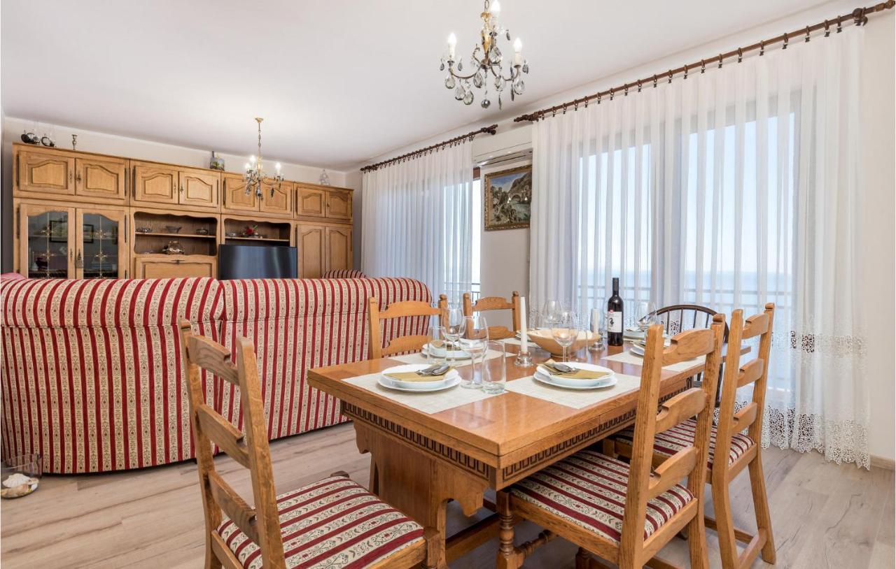 4 Bedroom Nice Apartment In โอปาติยา ภายนอก รูปภาพ