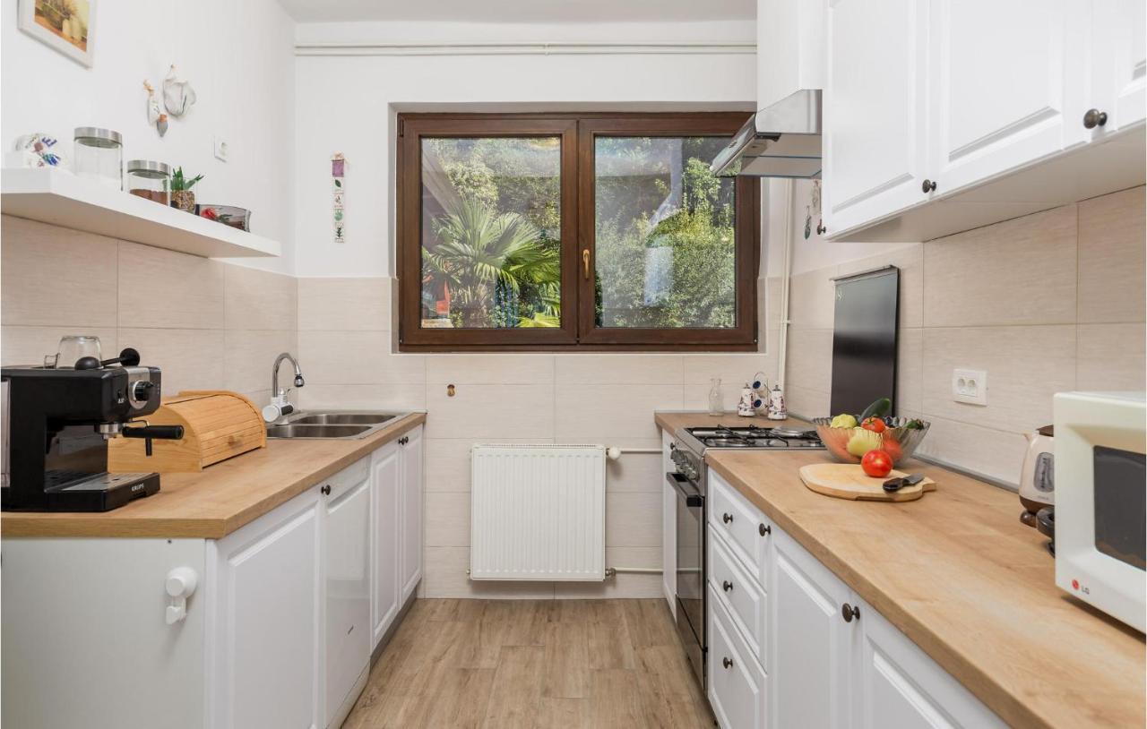 4 Bedroom Nice Apartment In โอปาติยา ภายนอก รูปภาพ