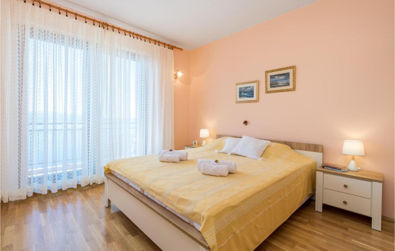4 Bedroom Nice Apartment In โอปาติยา ภายนอก รูปภาพ